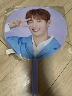 2026年最新】seventeenうちわの人気アイテム - メルカリ