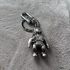 2026年最新】ルイヴィトン キーホルダー 宇宙飛行士の人気アイテム