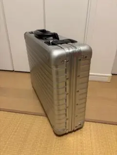 2026年最新】rimowa アタッシュケースの人気アイテム - メルカリ