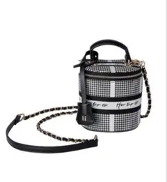 2026年最新】her lip to バニティの人気アイテム - メルカリ