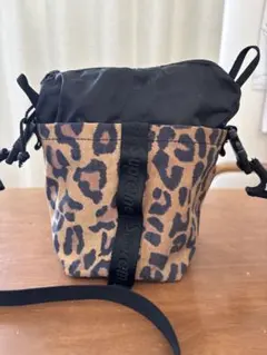 2026年最新】ヒョウ柄 ボディバッグの人気アイテム - メルカリ