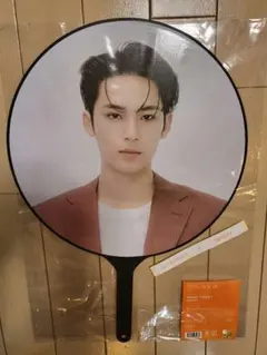 2026年最新】ミンギュ うちわ 公式の人気アイテム - メルカリ