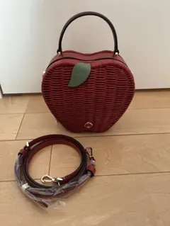 2026年最新】ケイトスペード バッグ りんごの人気アイテム - メルカリ