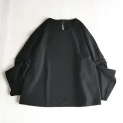 2026年最新】adore ブラウスの人気アイテム - メルカリ