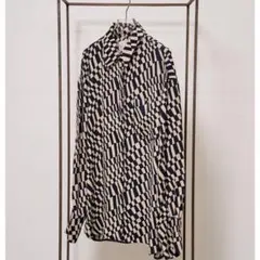 2026年最新】GEOMETRIC over shirtsの人気アイテム - メルカリ