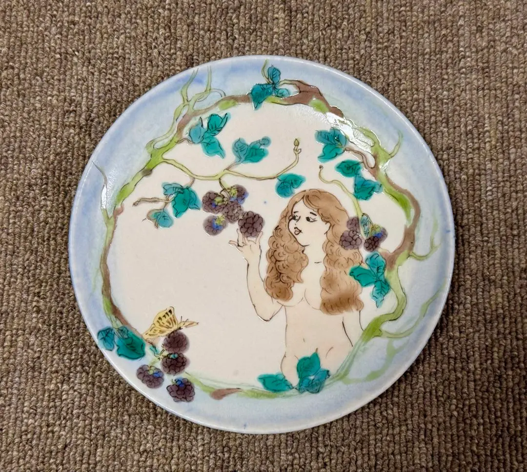 北井真衣さんアニマルセラピー壺九谷焼