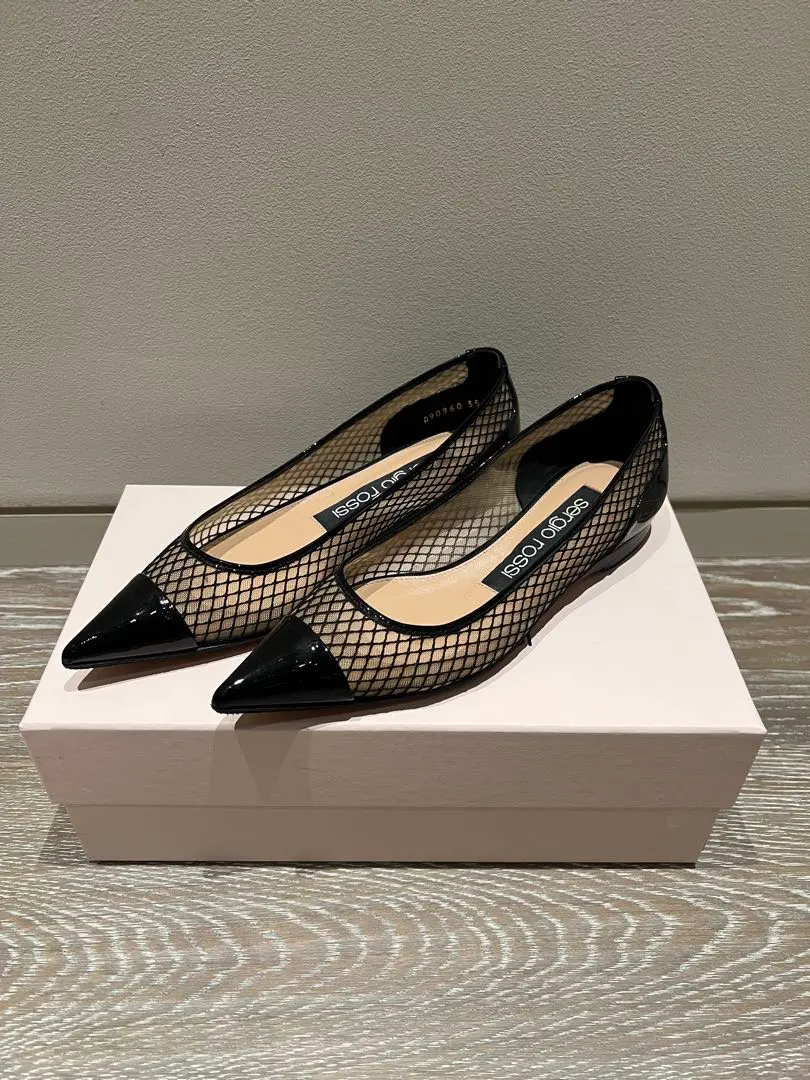 2026年最新】Sergio Rossi つま先：ポインテッドトゥ フラットシューズ