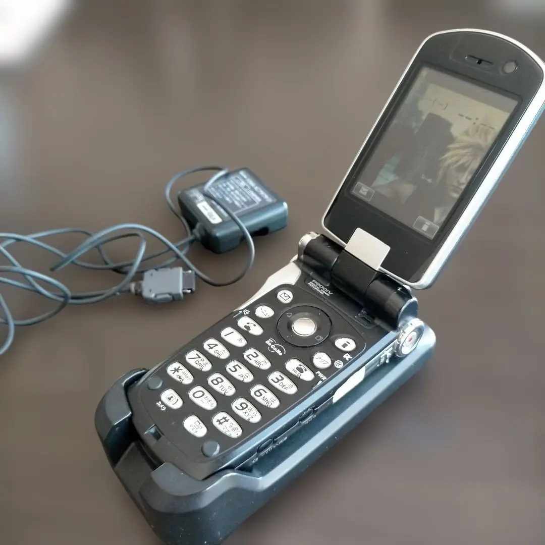 2026年最新】クラウドブラック p900ivの人気アイテム - メルカリ