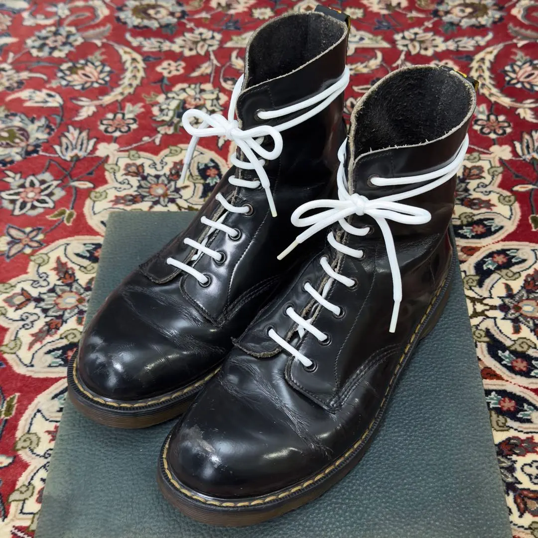 2026年最新】ホワイト社 dr.martensの人気アイテム - メルカリ