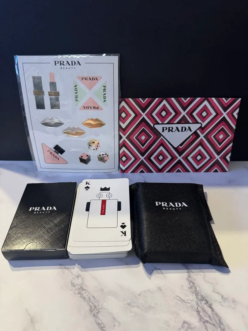 2026年最新】プラダ トランプの人気アイテム - メルカリ