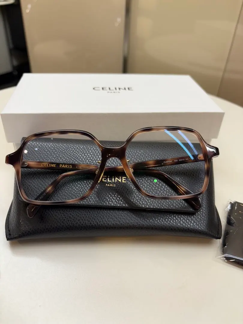 2026年最新】celine フィービー サングラスの人気アイテム - メルカリ