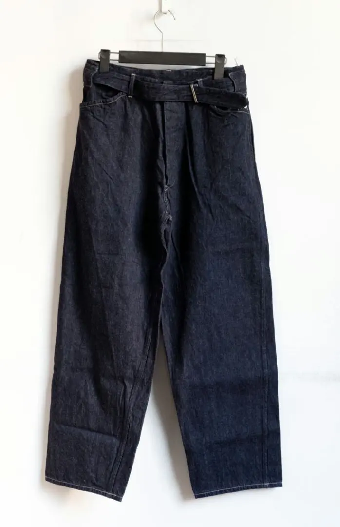 2026年最新】comoliベルテッドデニムパンツの人気アイテム - メルカリ