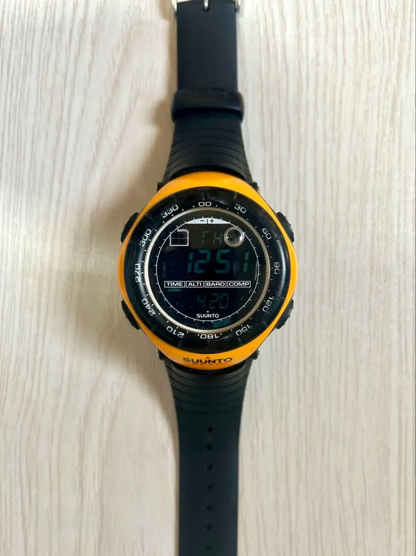 2026年最新】suunto vector イエローの人気アイテム - メルカリ