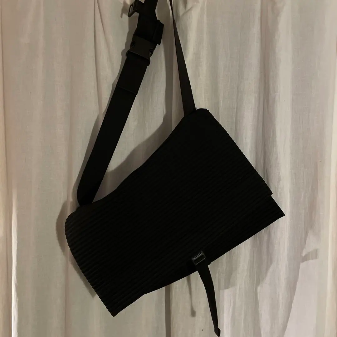 2026年最新】HOMME PLISSE ISSEY MIYAKE バッグの人気アイテム - メルカリ