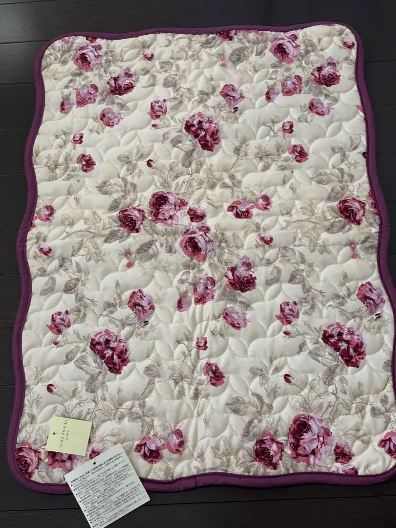 2026年最新】ローラアシュレイラグの人気アイテム - メルカリ