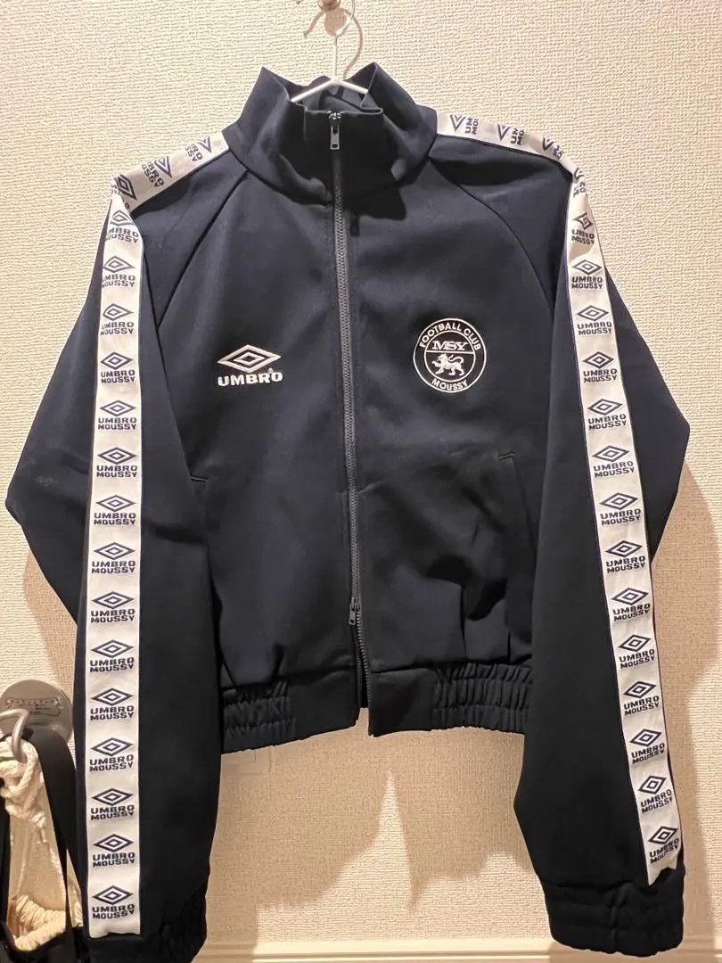 2026年最新】moussy umbro トラックジャケットの人気アイテム - メルカリ
