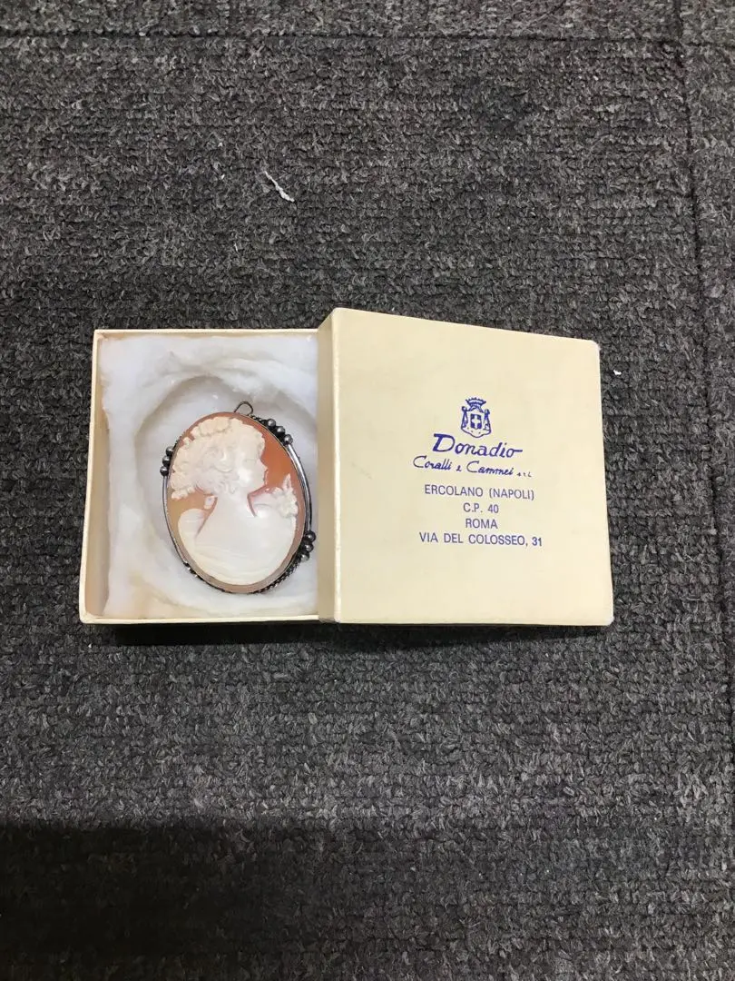 2026年最新】donadio カメオ ブローチの人気アイテム - メルカリ