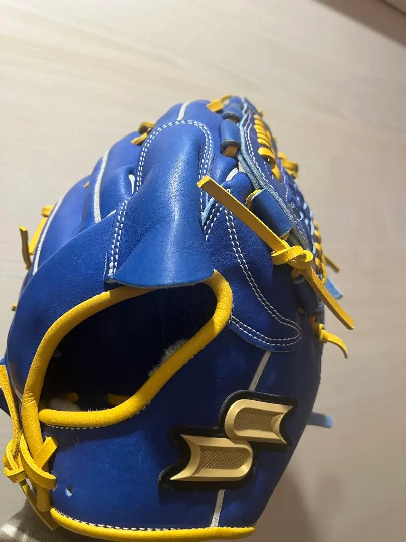 2026年最新】プロ野球選手実使用グローブの人気アイテム - メルカリ