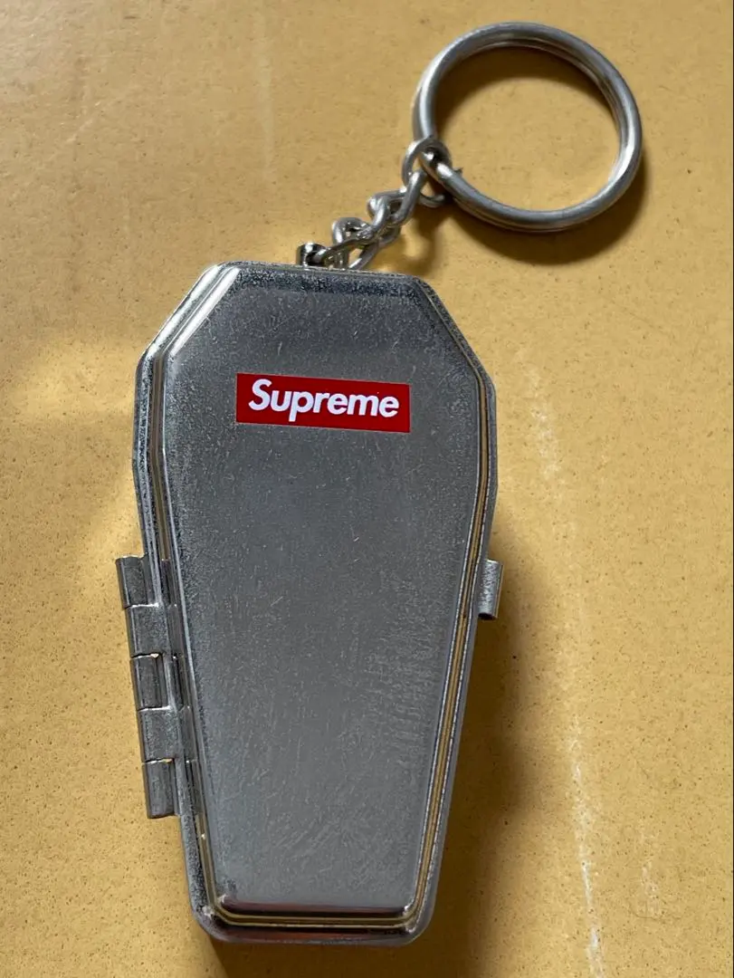 2026年最新】supreme 灰皿 キーホルダーの人気アイテム - メルカリ