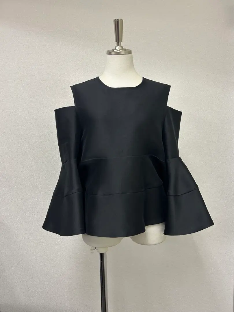 2026年最新】Heve カットオフショルダーの人気アイテム - メルカリ