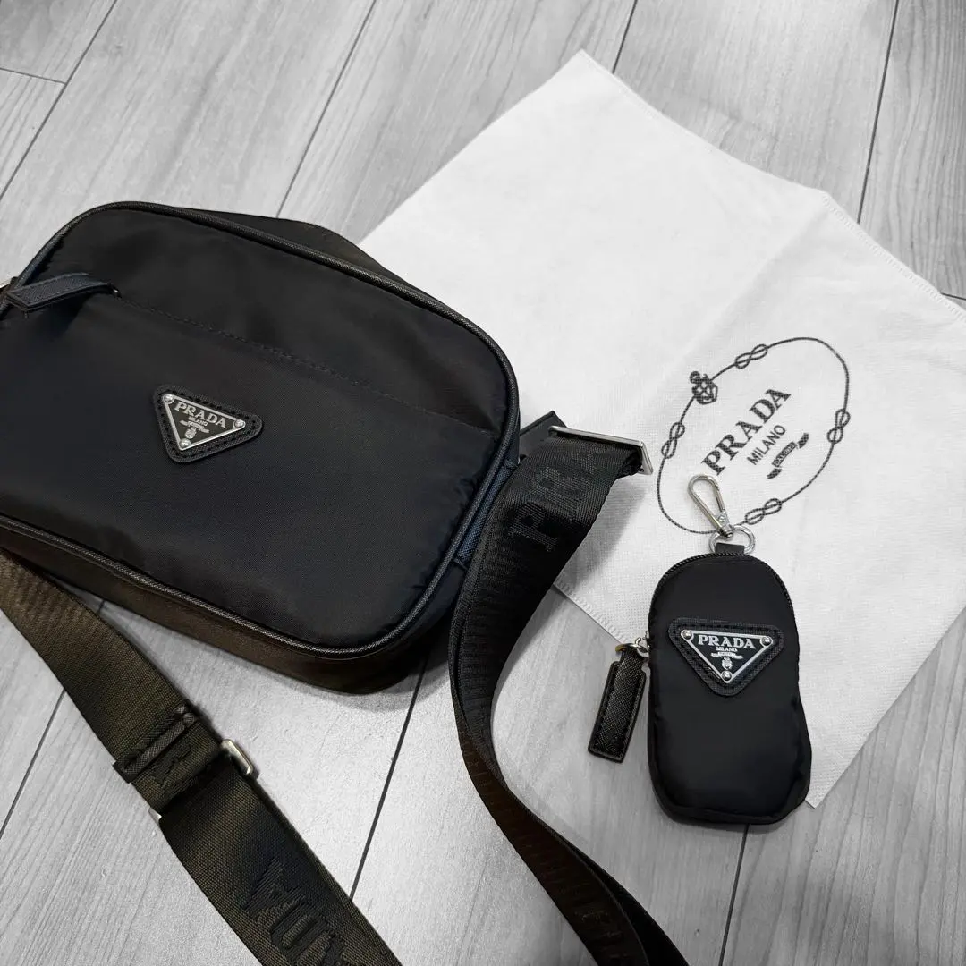 2026年最新】Prada ノベルティ スマホショルダーの人気アイテム - メルカリ