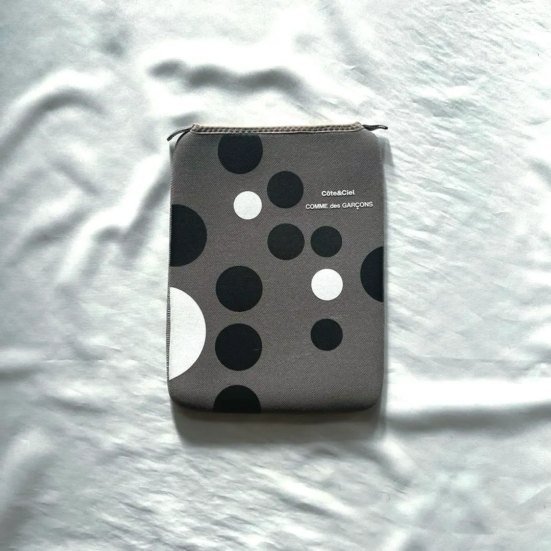 2026年最新】COMME des GARCONS ノートPCケースの人気アイテム - メルカリ