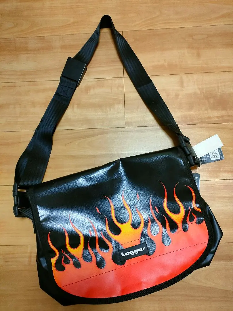 2026年最新】tagger メッセンジャーバッグの人気アイテム - メルカリ