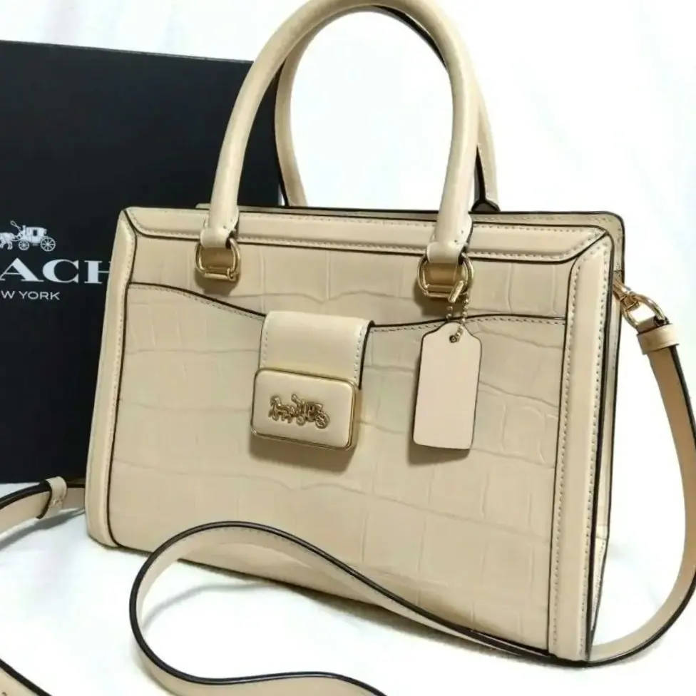 2026年最新】coach グレースキャリーオールの人気アイテム - メルカリ