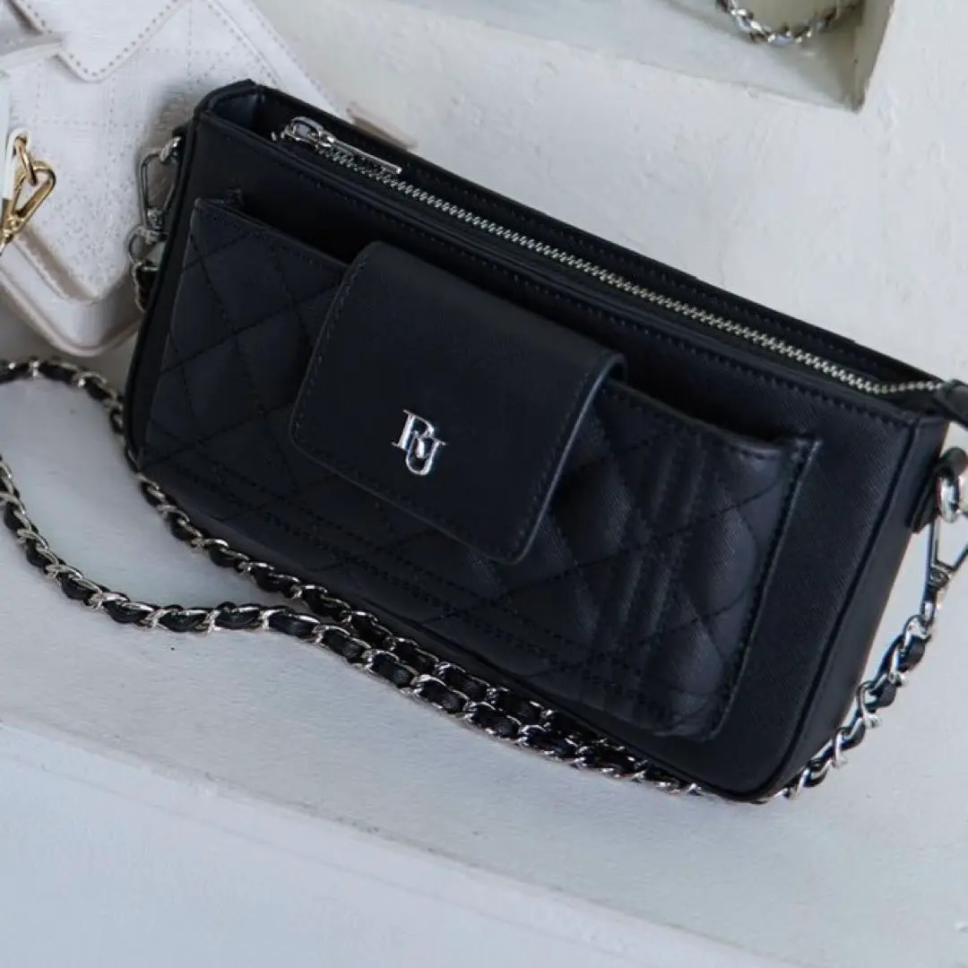 2026年最新】riu phone bagの人気アイテム - メルカリ