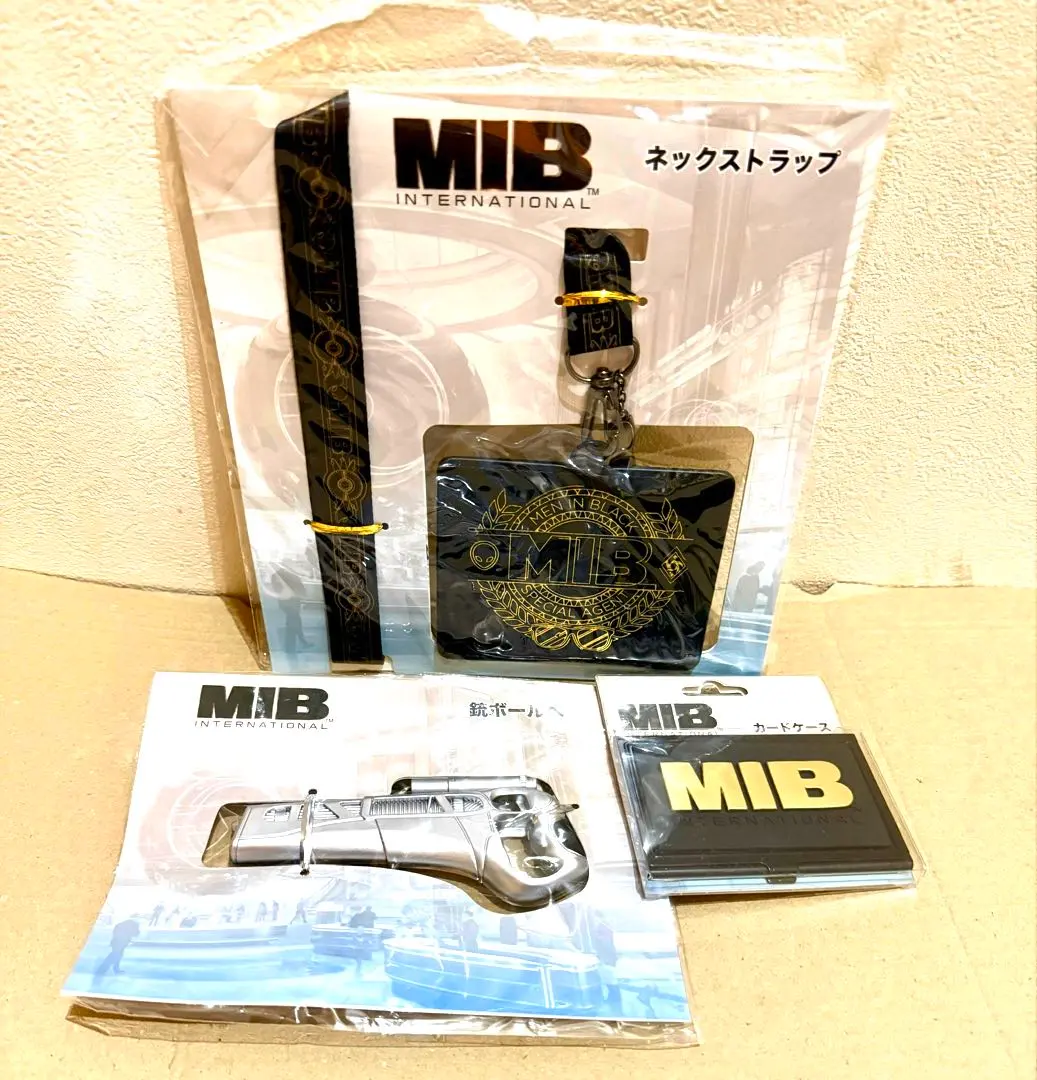 2026年最新】メンインブラック キーホルダーの人気アイテム - メルカリ