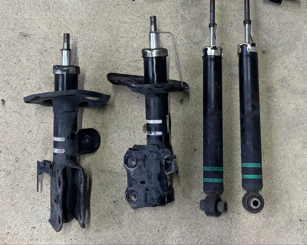 2026年最新】30 プリウス 純正 ショックの人気アイテム - メルカリ