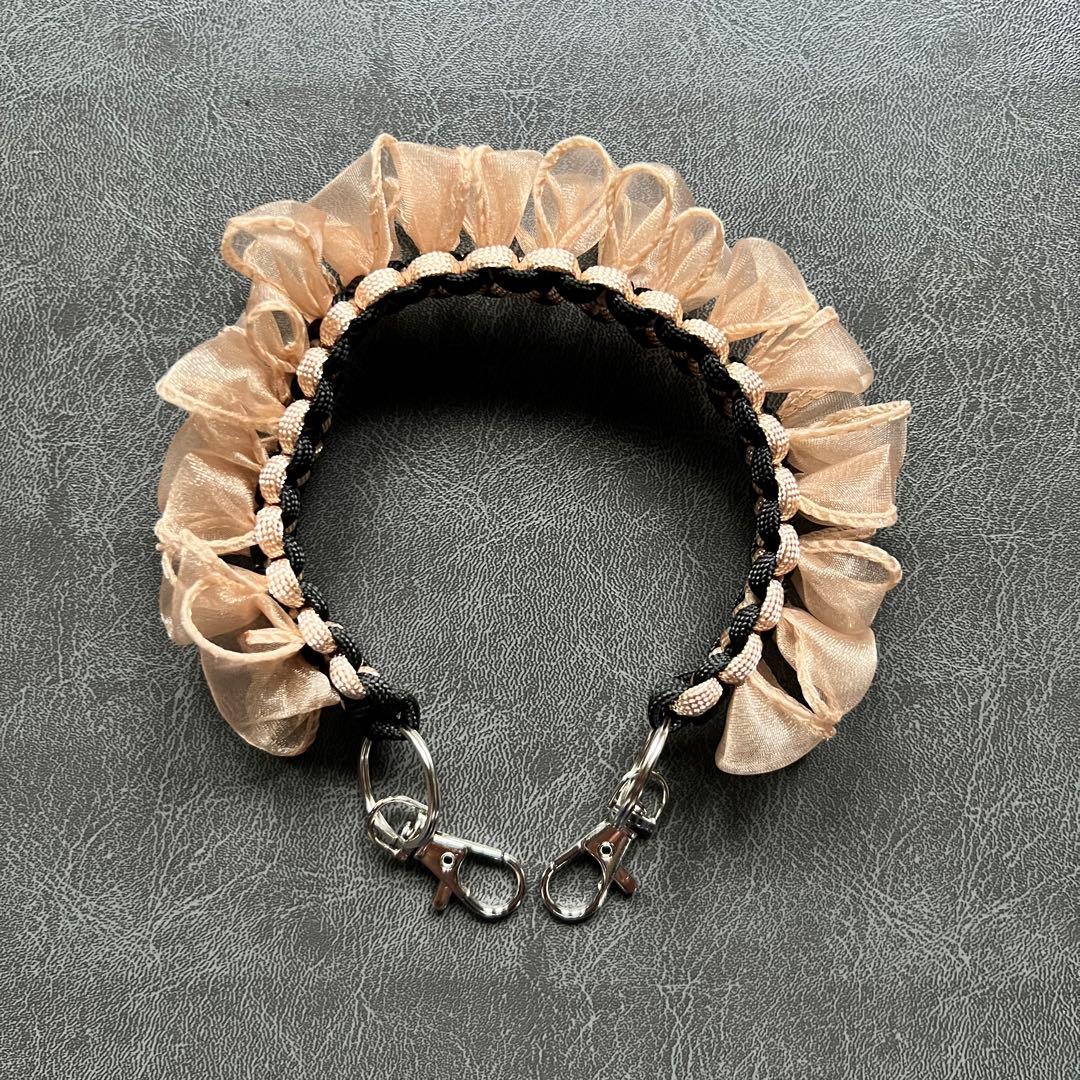 パラコード フリル スマホストラップ ハンドストラップ - メルカリ