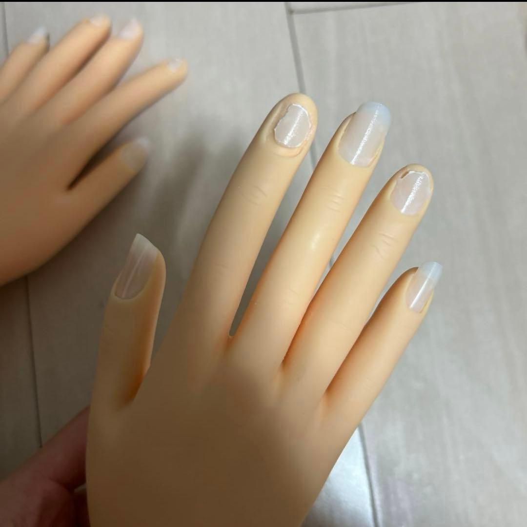 ネイル練習用手 左右手セット 肌色 - メルカリ