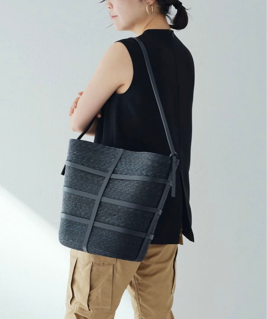 Whim Gazette】CATARZI ストローショルダーバッグ - メルカリ