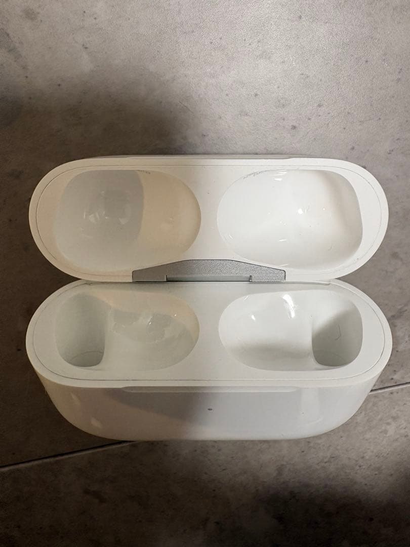 K*8様 AirPods Pro2 本体 箱、ケーブル付き - イヤホンヴィンテージ