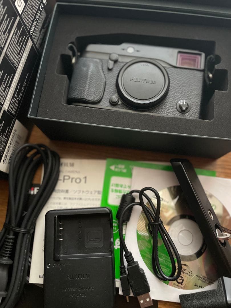 FUJIFILM X Pro1ボディ、専用グリップ　化粧箱 新製品情報】 FUJIFILM X-Pro1専用 本革ボディケースセット発売