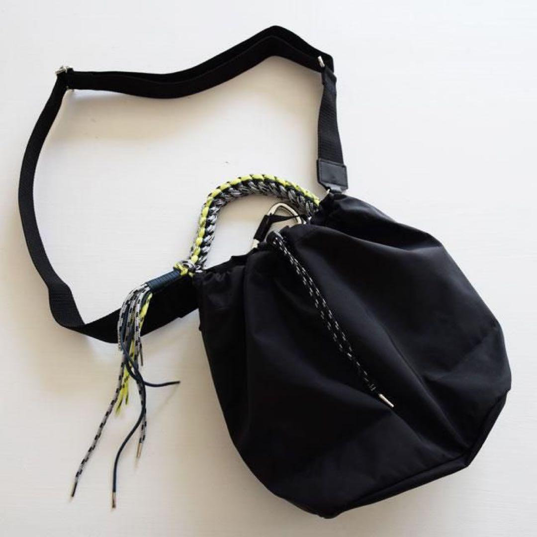 zattu \"LUGUN\" ブラック 巾着型ショルダーバッグ 黒