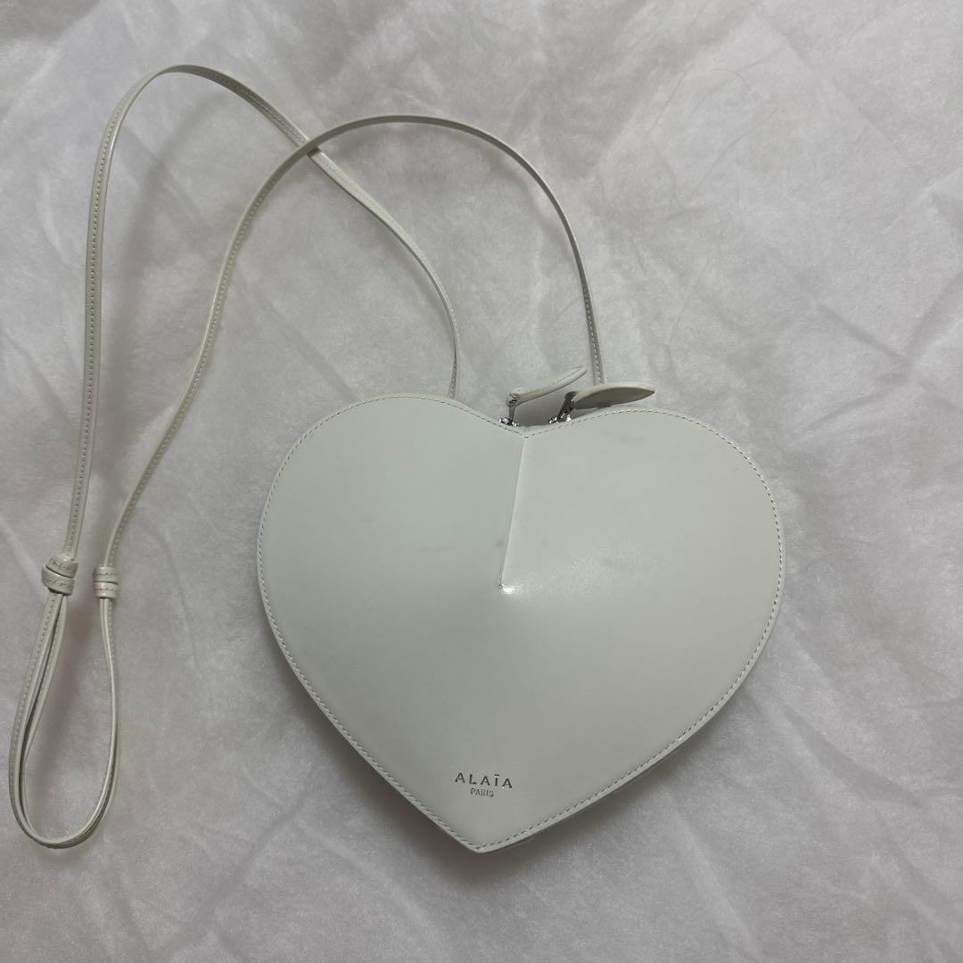 ALAÏA ハート型ショルダーバッグ ホワイト 楽天市場】【最大2万円OFFクーポン対象・3/1限定】【カラー限定特価
