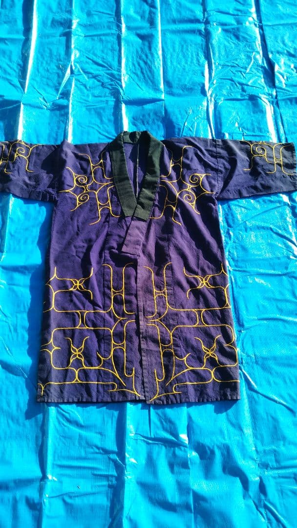 (値下げ)アイヌ伝統衣装　当時物　手縫い刺繍　歴史的保存品 2月限定)アイヌ伝統衣装 当時物 手縫い刺繍 歴史的保存品 - メルカリ