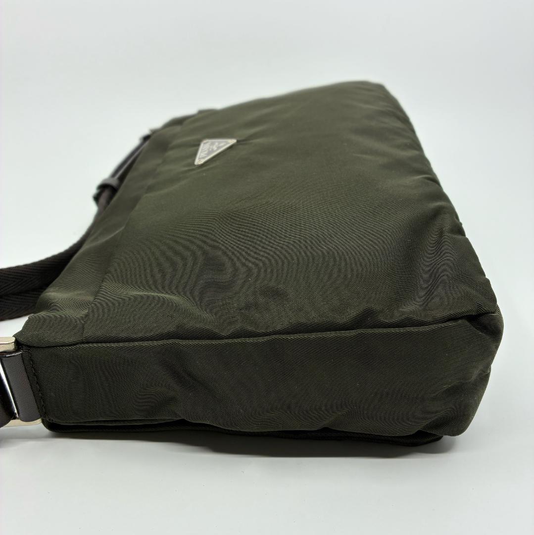 美品 PRADA プラダ ナイロン ショルダーバッグ カーキ A1359B1 - メルカリ