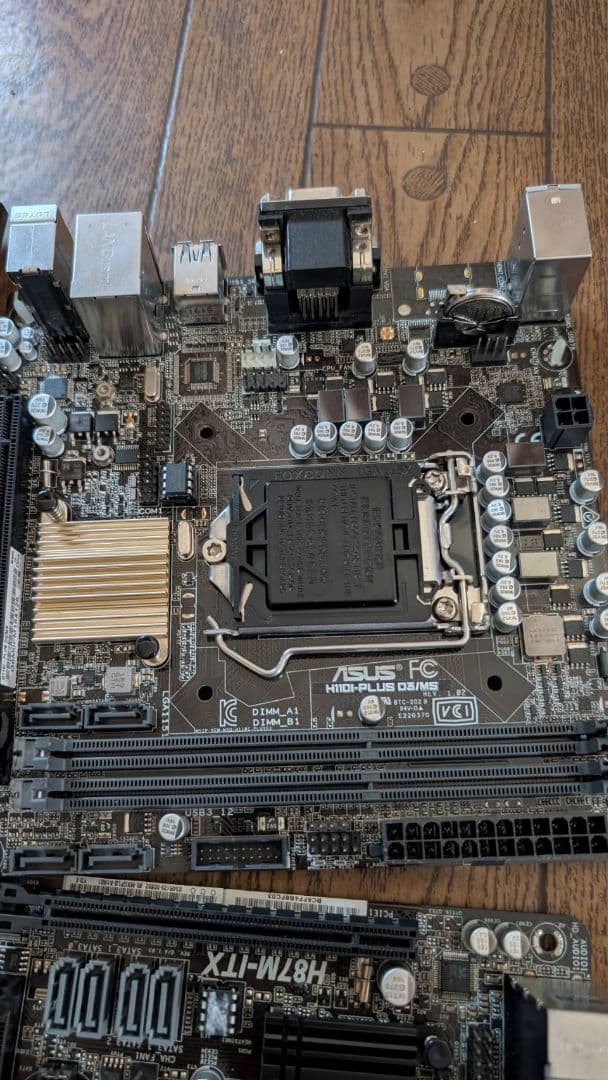 マザーボードとグラフィックボードセット - メルカリ