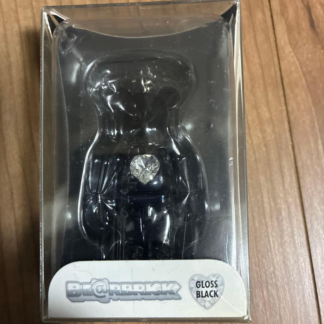 BE@RBRICK クリスタルハートメタルチャーム グロスブラックモデル