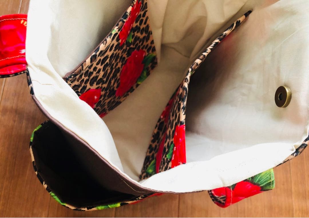 コヤンイサムチョン リトルサンダー サイドポケット付きトートバッグ