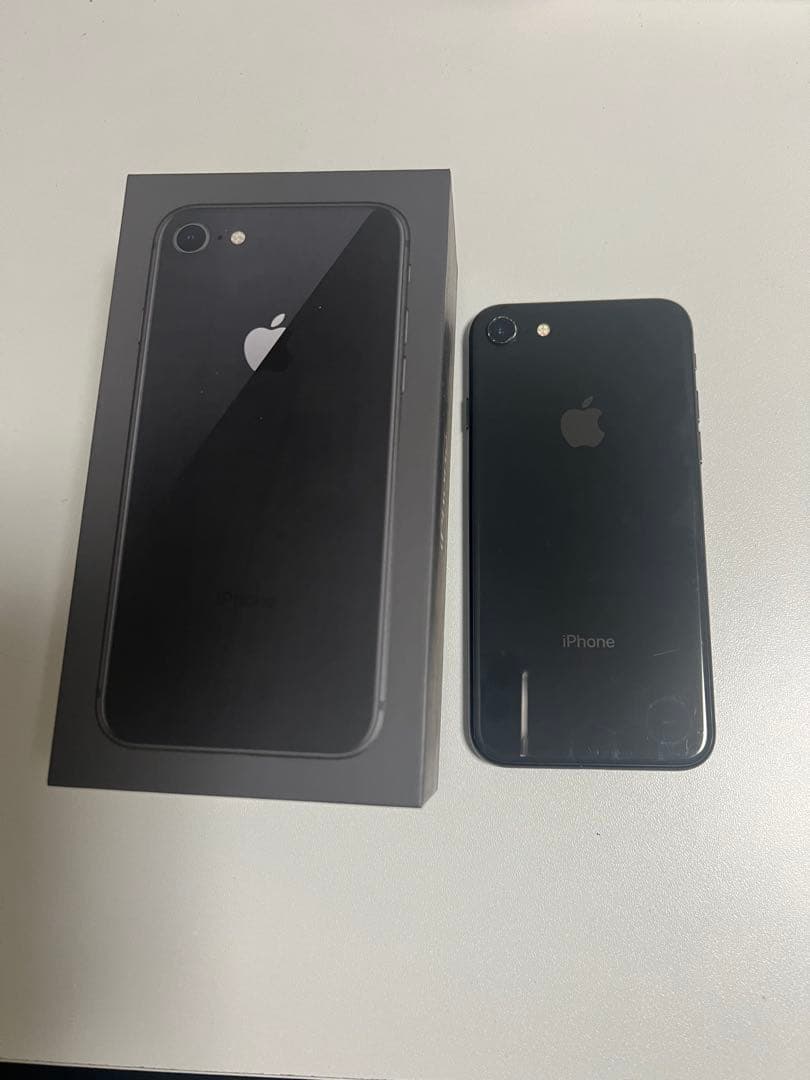 iPhone8 ブラック 64GB SIMロックあり 箱あり Apple iPhone 8 64GBスペースグレイSiMロックありdocomo