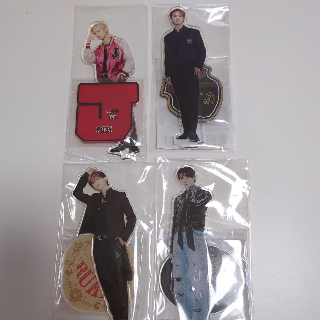 JO1 白岩瑠姫 アクリルスタンド 3点セット - メルカリ