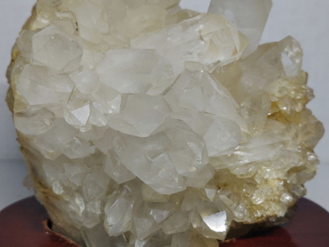 水晶 1.5kg クォーツ 原石 鑑賞石 自然石 誕生石 鉱物 鉱石 水石 宝石