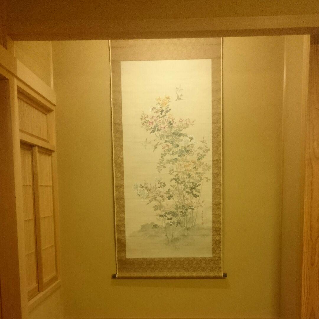 【真作】 名品 ２尺大幅 掛け軸「薔薇と雀の図」藤田苔石 真作】 名品 2尺大幅 掛け軸「薔薇と雀の図」藤田苔石 - メルカリ