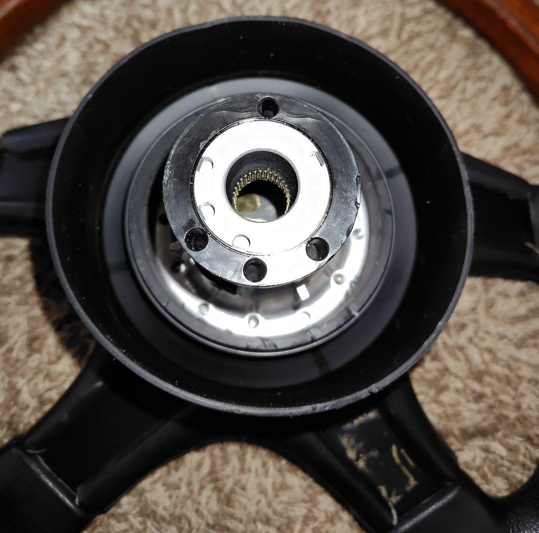 中古・お買得品】MOMOステアリング ウッド＆レザー リーガル ボス