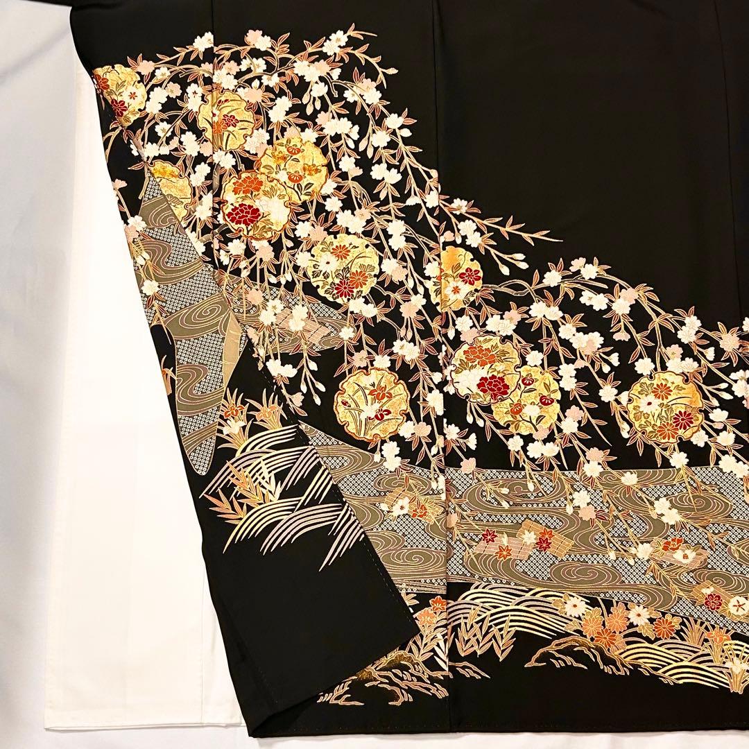 393】友禅•金箔•金駒刺繍入り 黒留袖 - メルカリ