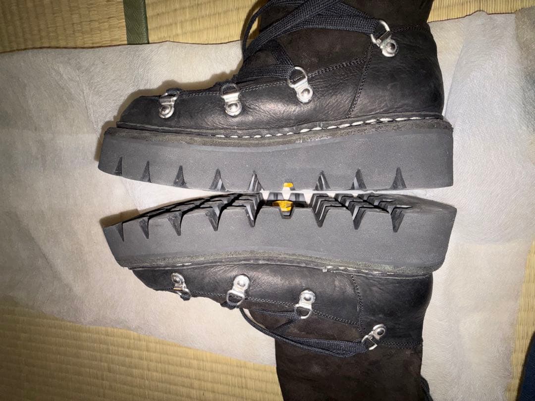 GUIDI -MOON01- カーフリバース　マウンテンブーツ